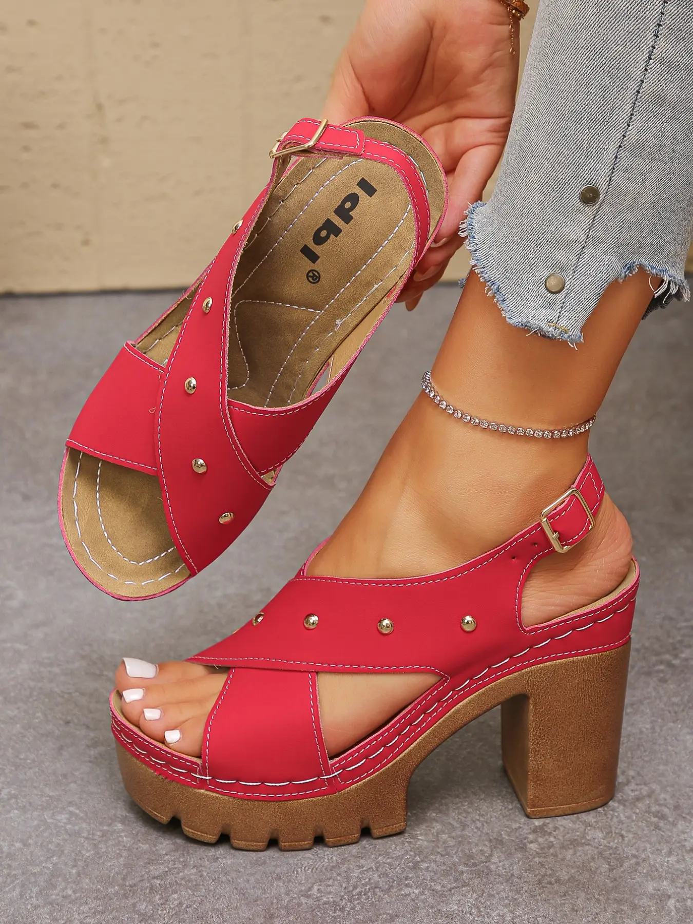 Women's Rivet Cross Strap Chunky Heel Waterproof Sandals, Fashionable Wedge Sandals, Summer Fashion Boho Style Wedge Thick Sole, Adjustable Looseness, Open Toe, Wood Grain Heel, Outdoor Commute Shoes