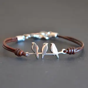 1pc Leather Rope Bracelet With Alloy Birds Design, Retro And Creative Men's And Women's Simple Hand Jewelry Rechargeable USB Aromatherapy Incense Burner garden bird anti slip leg protection guardian cap