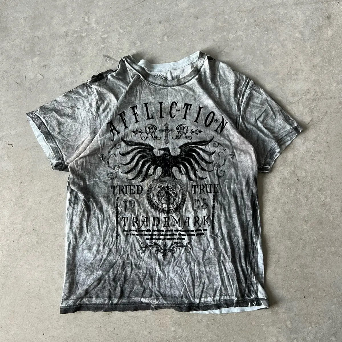 2000’S Y2K AFFLICTION EAGLE FADED GREY TEE