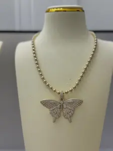 Cadena de Mariposa 18 in - Elegante Collar con Diseño de Mariposa Brillante para Mujer