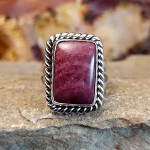 Rectangular Purple Spiny Oyster Shell Ring by Tricia Smith GJ-RNG-0190 Size 7