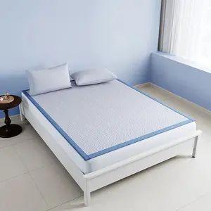 Luxury Carbon Fiber Ice Silk Cool Mat, Breathable and Comfortable, Foldable Design, Suitable for Bedroom, Dormitory, Living Room, Camping