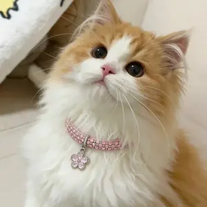 Diamond-studded dazzling pet collar, adjustable, with flower pendant, elastic cat and dog necklace accessory