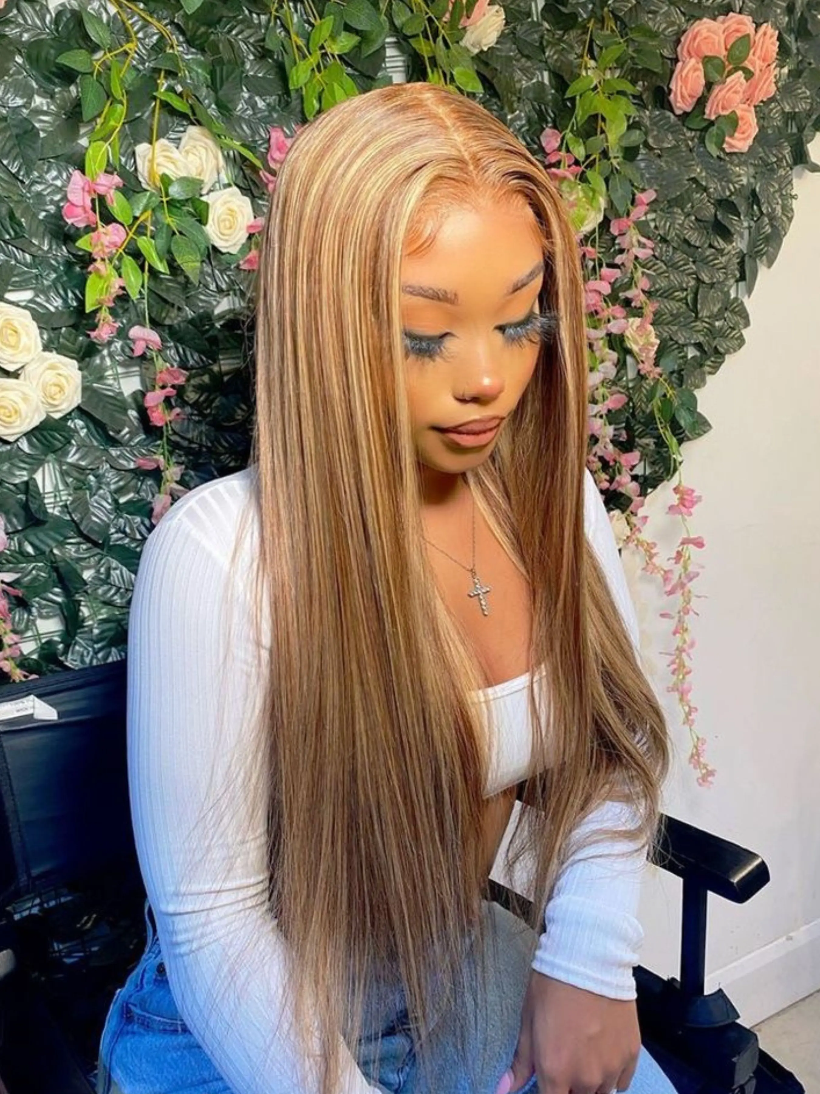 Brown-Blonde Highlighted long straight wig, Lace Front Wig, 13x4mm lace bangs, free parting, HD transparent lace bangs, pre-shaped natural hairline, heat-resistant synthetic fiber, women's everyday wear, 28 inches.