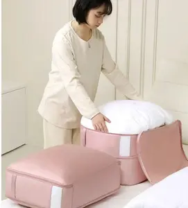 This 3-Piece Set Of Large-Capacity Foldable Quilt And Clothing Storage Bags Features Non-Woven Fabric And A Smooth Zipper, Making It Moisture-Proof And Dust-Proof. It Also Has Ventilation Holes, Is Easy To Compress, Saves Space, And Prevents Odors.