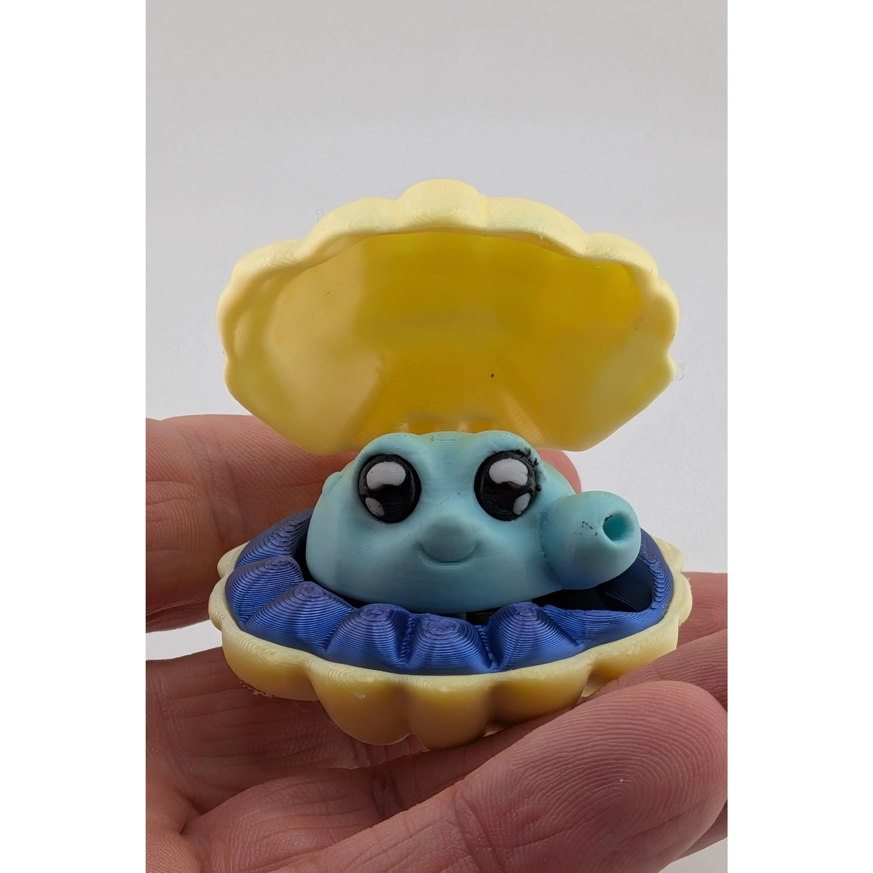 Mechanical Keyboard Switch Oyster Clam Fidget Clicker, Tactile Stress Relief Classic Novelty Toy
