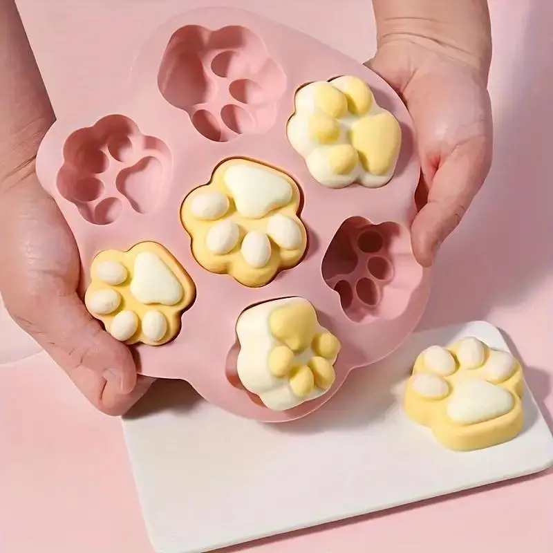 Non-Stick Silicone Paw Print Mold for 7-Cavity Dog Treats and Baking, Ideal for Cookies, Candy, Chocolate, and Jelly, Food Grade Kitchen Tool, Reusable Chocolate Mold, Silicone Molds