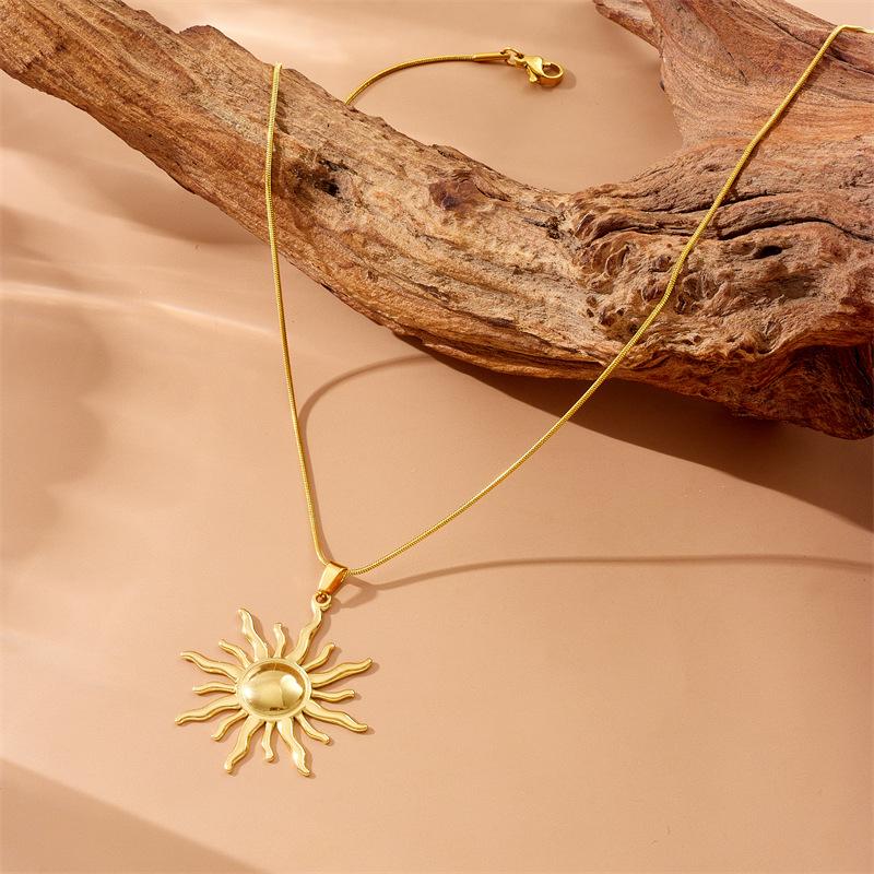 Stainless Steel Necklace Golden Sun Pendant Necklace Women's Daily Wear Couple Necklace Gift Fashionable Jewelry Accessories Minimalist Chain valentines gifts for gf