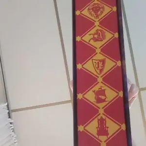 The Chronicles of Narnia Deluxe Hardcover Edition: All 7 Books in One Stunning Volume with Metallic Jacket, Custom Edges, and Iconic Endpapers