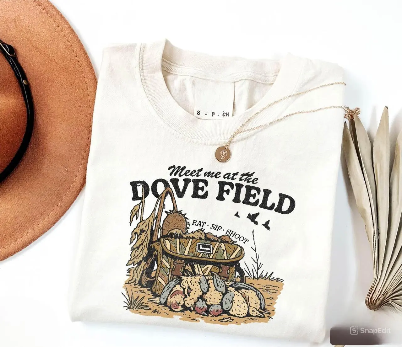 Meet Me at the Dove Field Graphic Tee – Hunting Shirt for Outdoors, Eat Sip Shoot Lovers, Country & Farmhouse Style, Outdoor Marsh Camo Tee, Dove Hunting with Camo Bag and Cornfield Scene Sweatshirt
