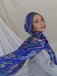 Women's Fashion Graffiti Watercolor Scarf Polyester Muslim Hijab Modesty, Stylish and Versatile Headscarf for All Seasons