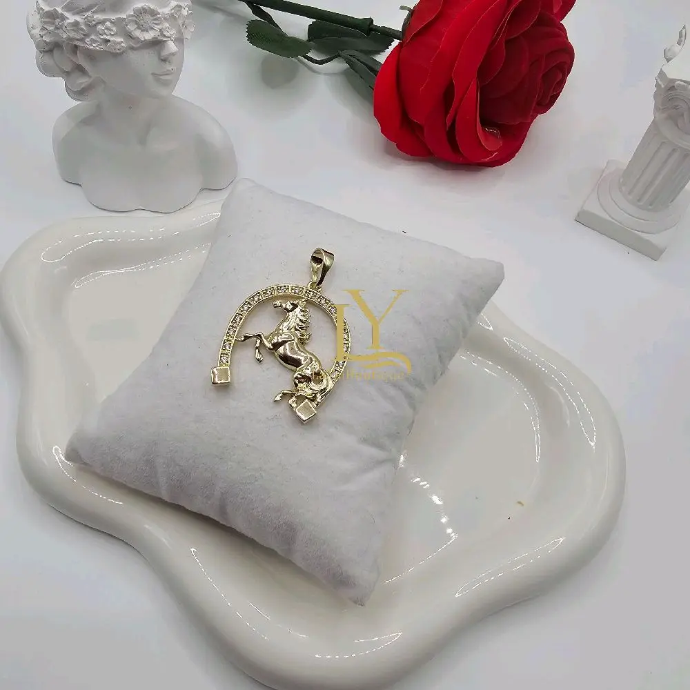 LaYaiBoutique #1586 Horse and horseshoe pendant, 14k gold plated, high quality (NO CHAIN)