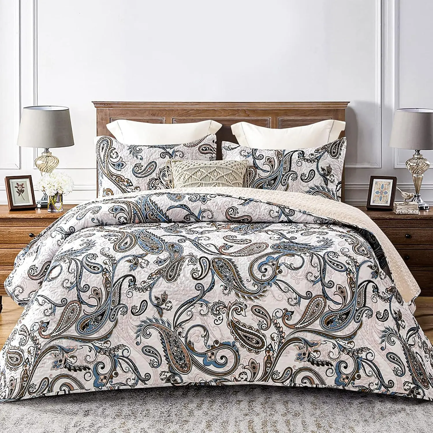 Queen Size Boho Paisley Floral Print Reversible Bedspread Set - Soft, Vibrant Coverlet with 2 Pillow Shams, Lightweight, Machine Washable, Bone Grey, Set Includes Bedding for Home Room Decor, House Decor Use