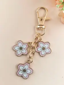 Cherry Blossom Keychain Gift for Female Friends and Couples, Elegant Sakura Pendant, Perfect Small Present, Stylish Accessory