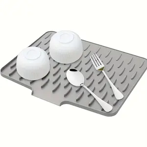 Kitchen Non-Slip Silicone Drain Mat, 40cm X 32cm, Built-In Drain Design, Heat Resistant Easy Clean, Suitable for Countertops Sink Fridge