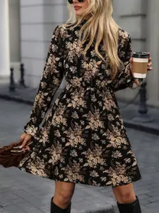 A women's semi-high collar design floral print waist conversing design long-sleeved short skirt dress