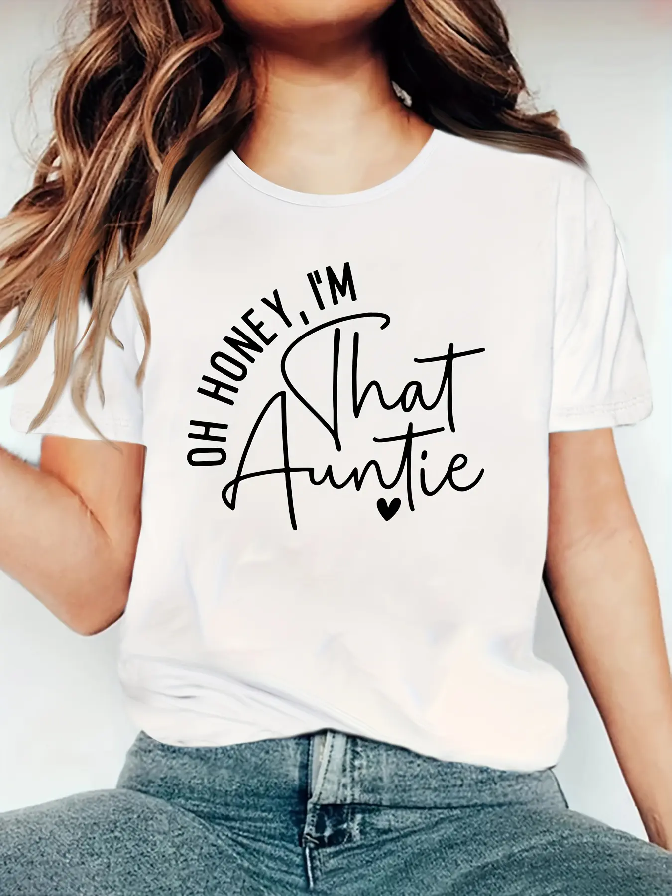 "Oh Honey, I'm That Auntie" Casual Crew Neck T-Shirt -  Polyester, Medium Stretch, Knit Fabric, Alphabet Pattern, Summer Top for Adults