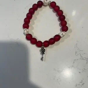 Skull with key charm Halloween beaded bracelet