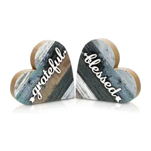 2 pieces of wooden heart-shaped desktop decoration, farmhouse style home decoration ornament, suitable for Thanksgiving, housewarming, weddings, and home office decoration