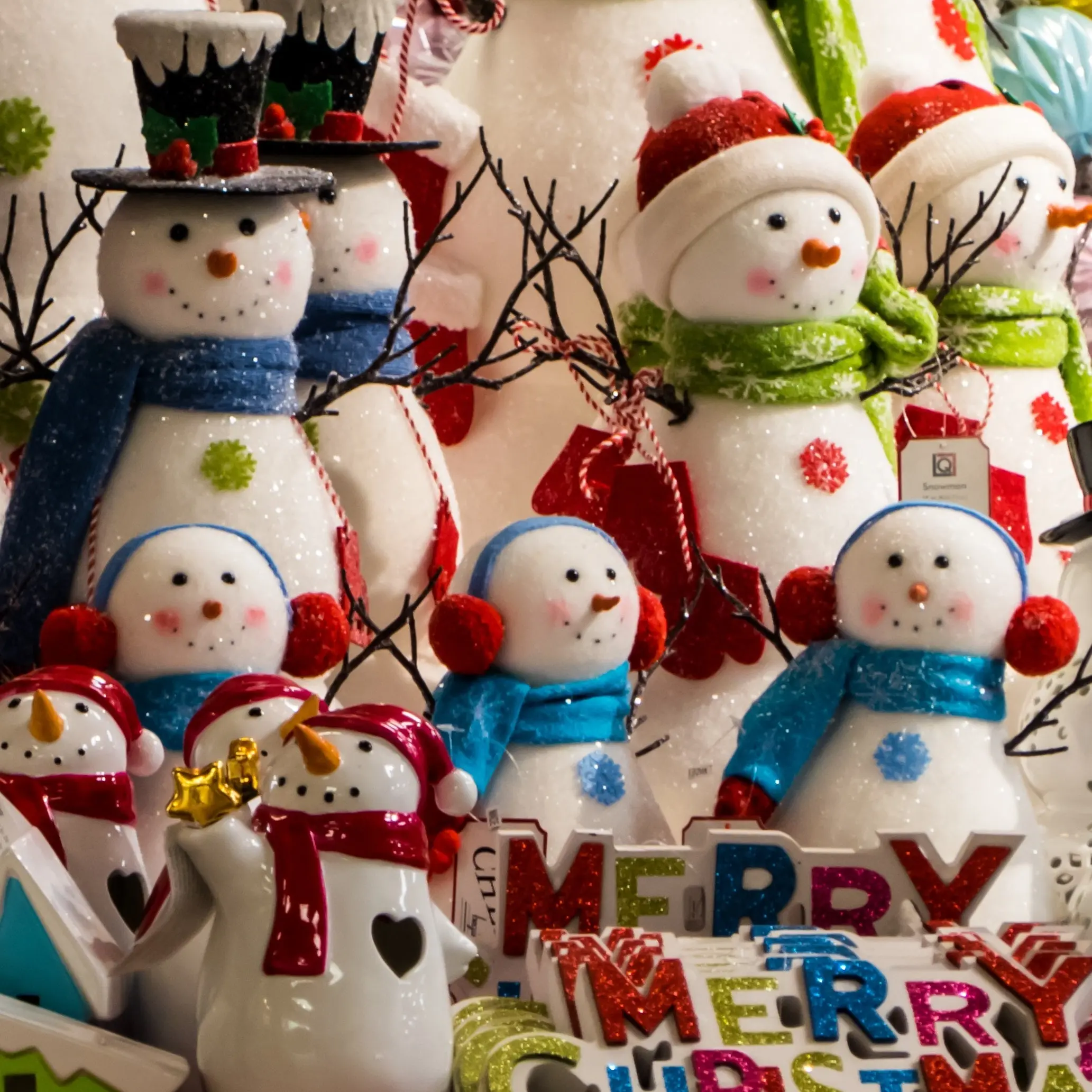 Smiling Snowmen (51 Piece Mini Christmas Wooden Jigsaw Puzzle)