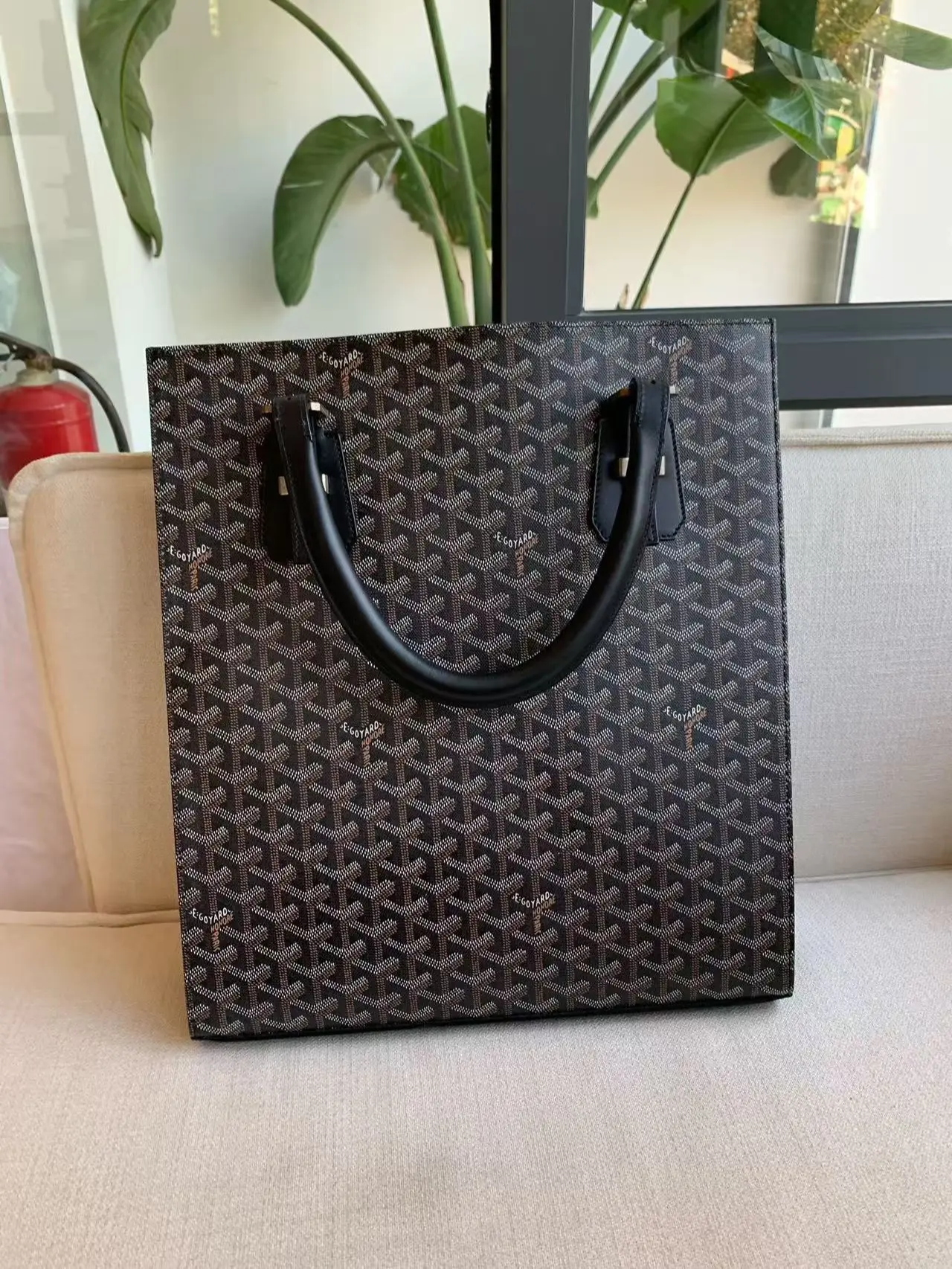 Pre-owned Goyard Vertical Tote / Music Sheet Bag – Black Goyardine Canvas with Leather Trim, 98% New Condition