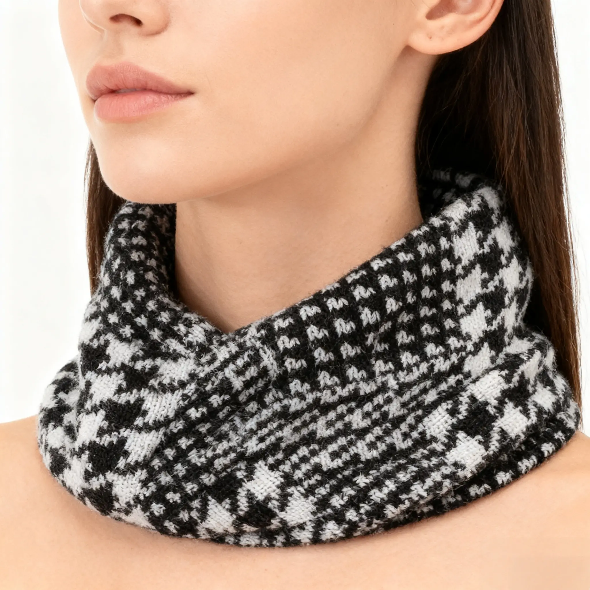 Women's Houndstooth Pattern Neck Warmer, Knitted Cozy & Versatile Neck Scarf, Checkered Scarf, Ideal as Neck Warmer, Gaiter & Fashion Accessory