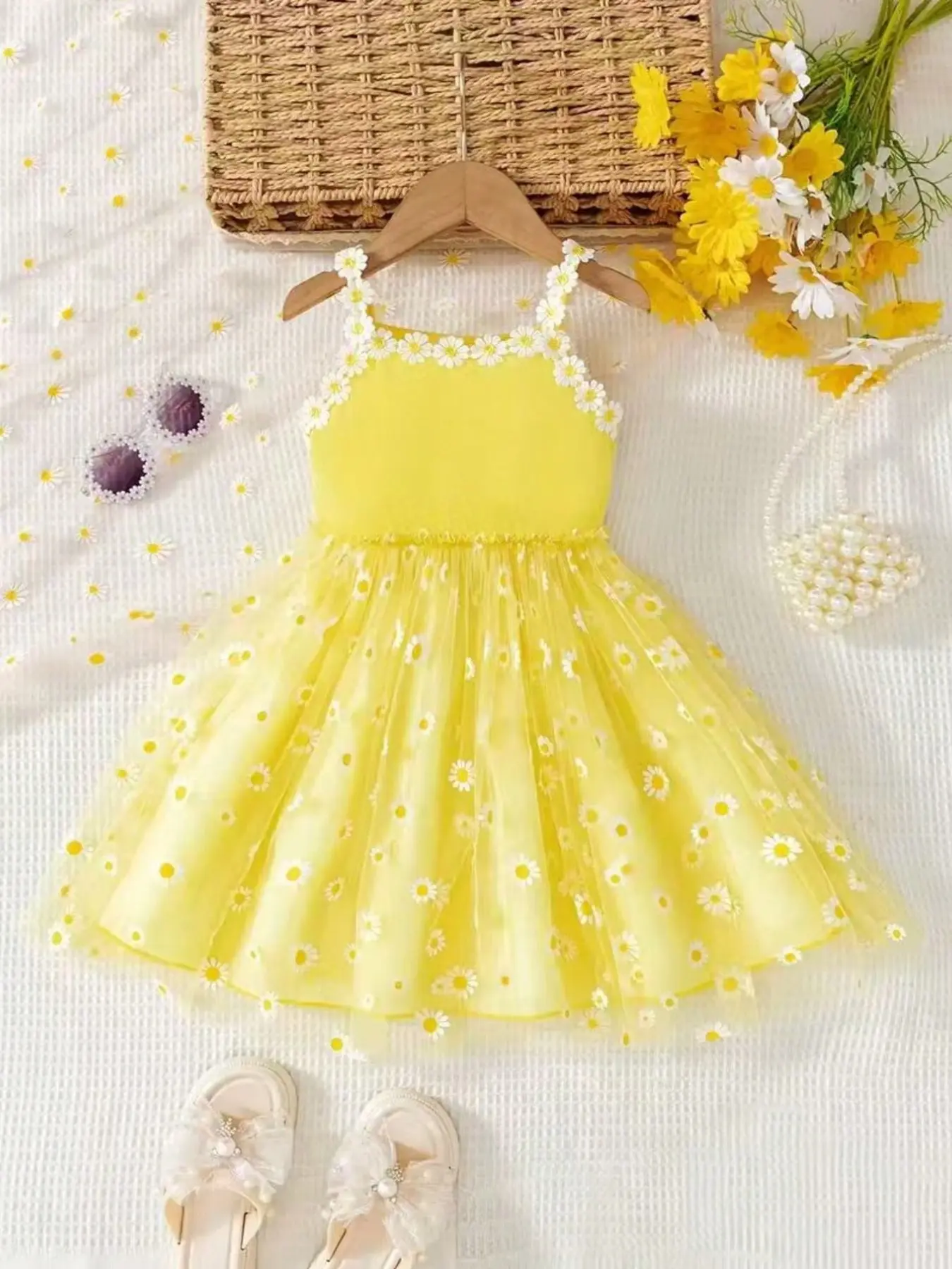 Baby Girls' Casual Mesh Sundress with Daisy Print, Random Cut Design, Outdoor Set for Spring & Summer, Comfortable & Stylish, Floral Dress, Toddler Summer Dresses, Baby Girl Clothes, Baby Clothing