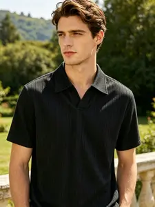 Men’s vertical knit polo shirt — V-neck collared short-sleeve T-shirt, a light luxury casual summer top suitable for everyday business wear and refined casual outfits