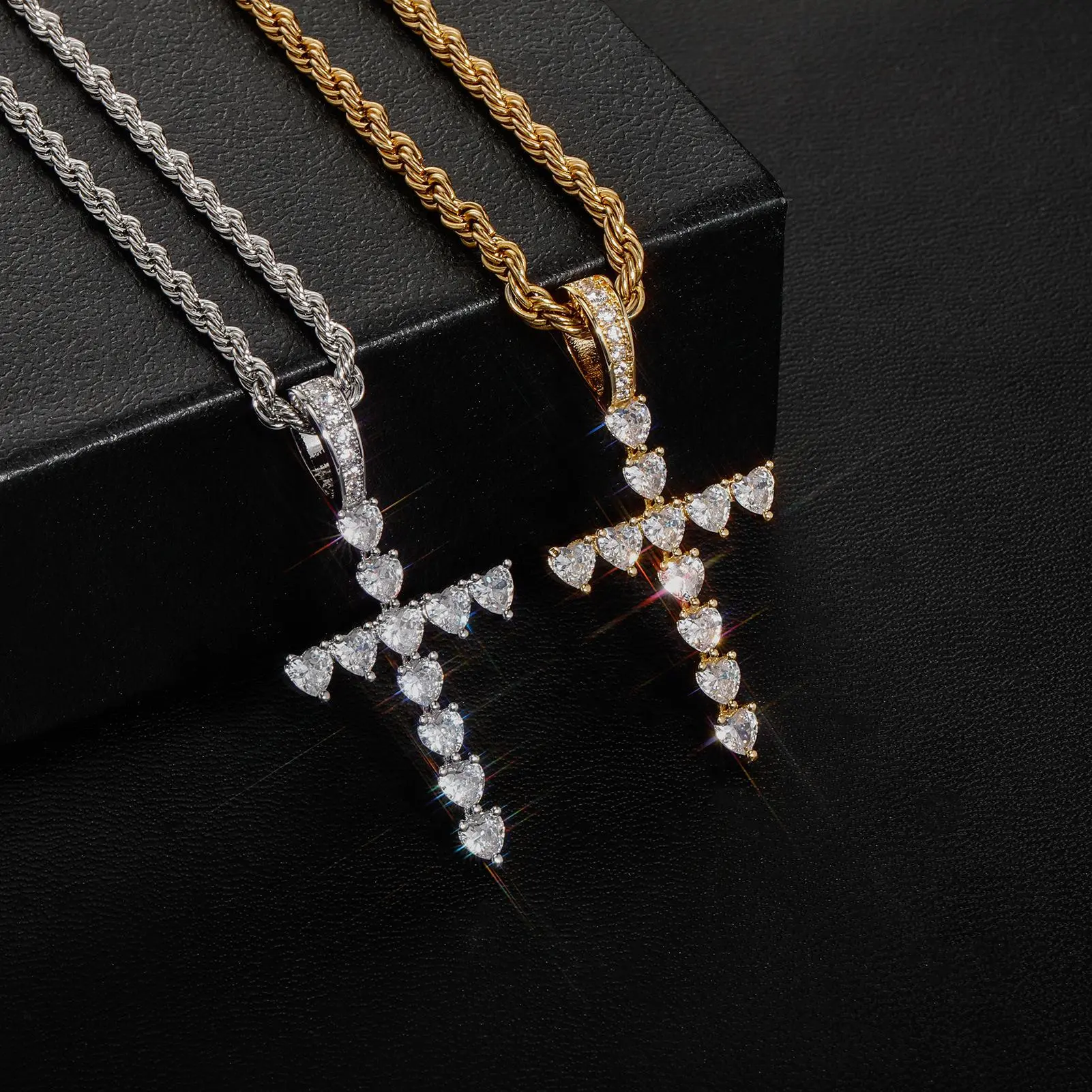 Iced Out White Gold Plated Cross Pendant Cubic Zirconia Necklace , Trendy Hip Hop Cross Faith Pendant, Love Cross pendant Jesus Necklace For Men Women