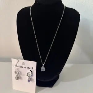 Silver 2-Piece Necklace and Earrings Jewelry Set