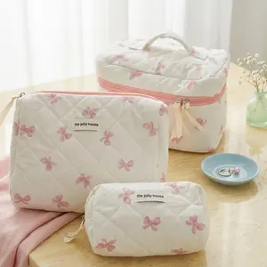 3-Piece Quilted Travel Makeup Bag Set, Large Capacity Fluffy Cosmetic Pouch, Washable Floral Pattern, Portable, Ideal for Women/girls