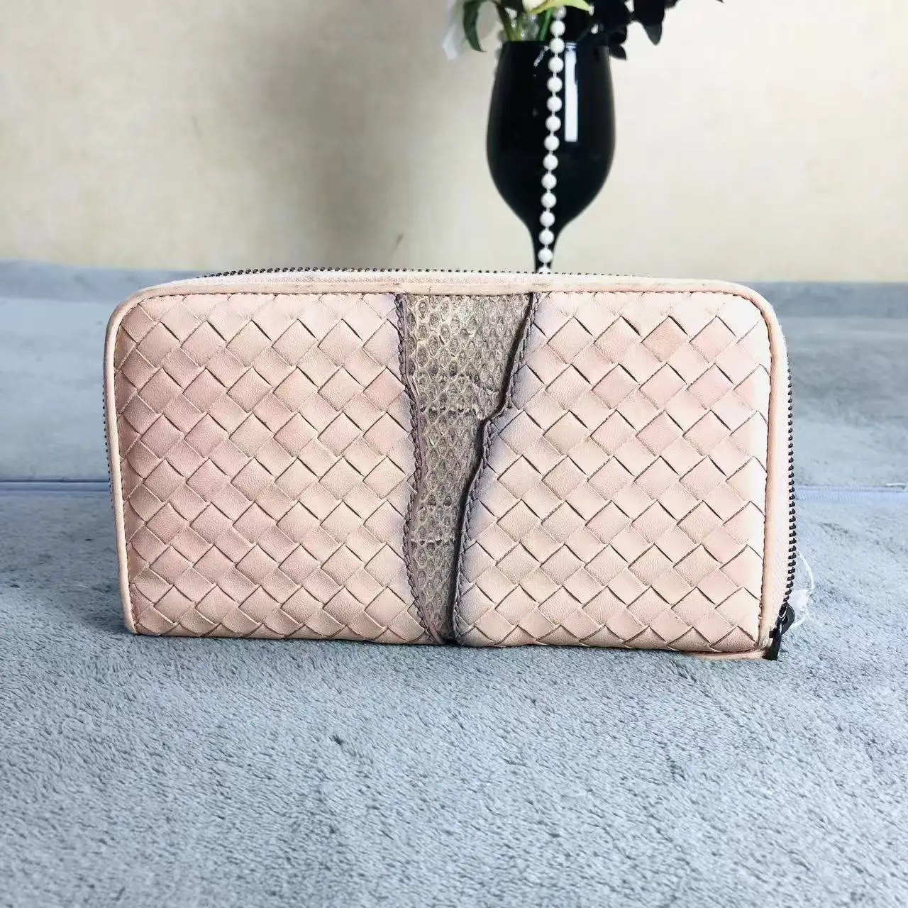 Pre-owned BOTTEGA VENETA leather Clutches & Wristlets Intrecciato Nappa Zip Around Continental Wallet A1035