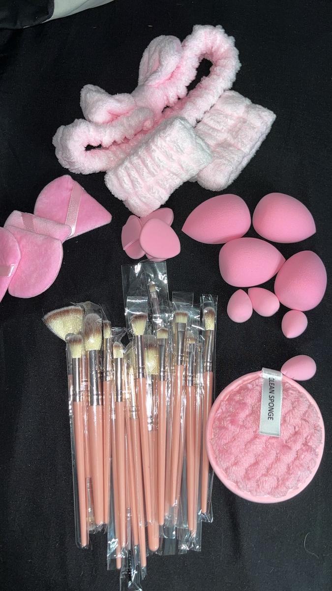 Item: Pink 40-piece set, suit