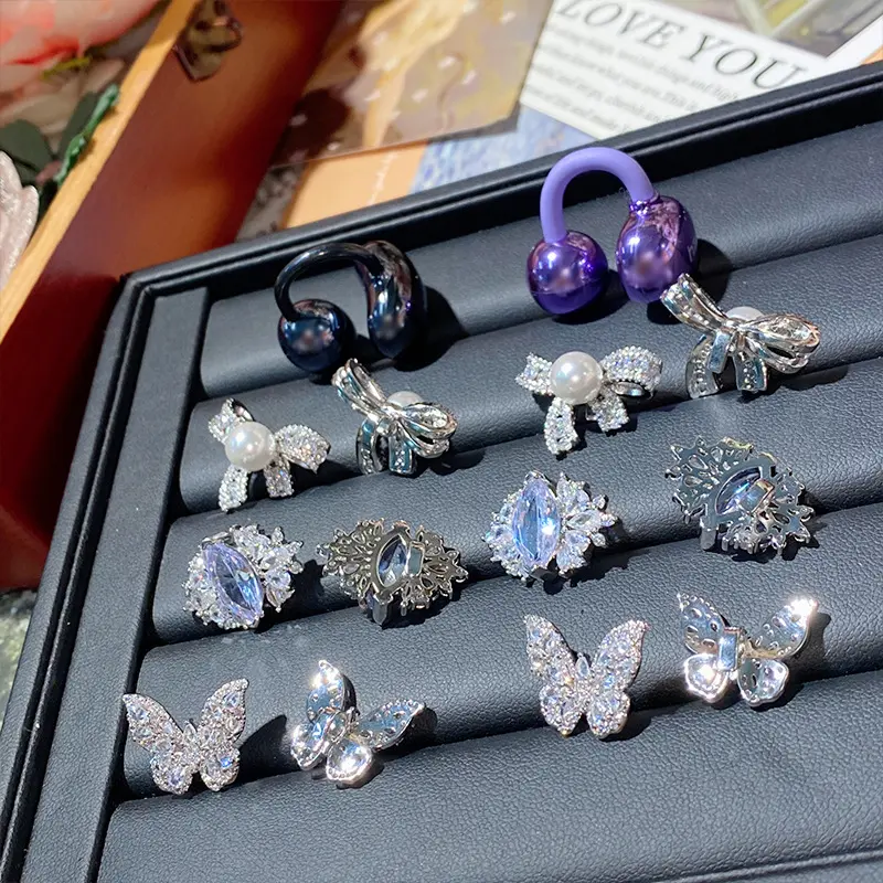 Viral Pearl Bow Earphone Charms Non-Slip Ear Clip Decor for Wireless Earbuds Preppy Y2K DIY Accessories Original Design Universal Unique Styles