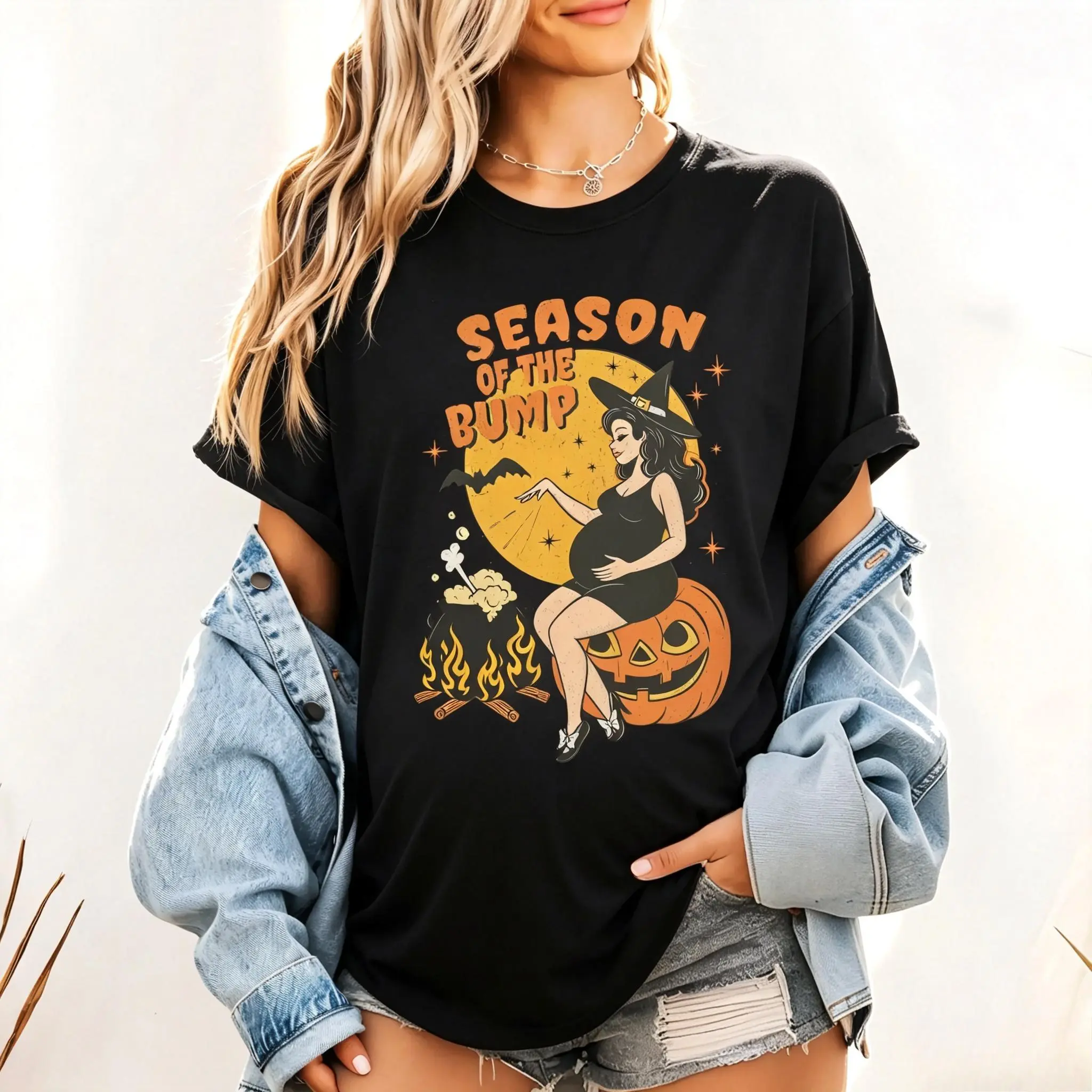 Women's Casual Cotton Crew Neck Graphic Halloween Baby-Pregnancy Announcement T-Shirt - Spooky Pregnant Costume, Fall Mama-To-Be Gift, Machine Washable, Relaxed Unisex, Short Sleeve