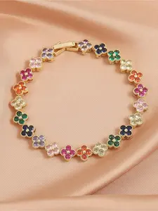 1 light luxury, fashionable and elegant flower bracelet, suitable for women's daily wear, a holiday gift for friends and girlfriends