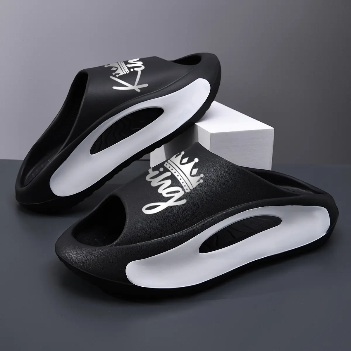 Unisex Chic Thick Sole EVA Slip-On Footwear - Streetwear Slides with Crown Script Print, Lightweight Athletic Design, Breathable Anti-Slip for Beach, Party, Antislip Grip