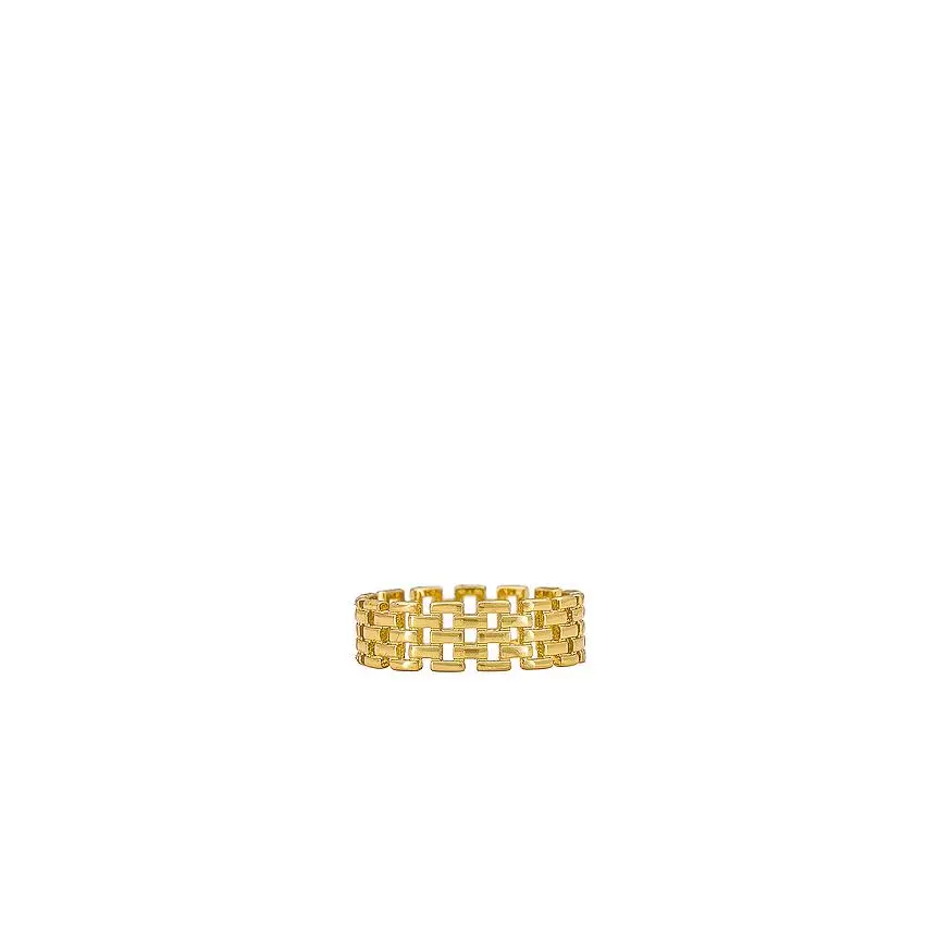 SHASHI Linked Band Ring in Gold