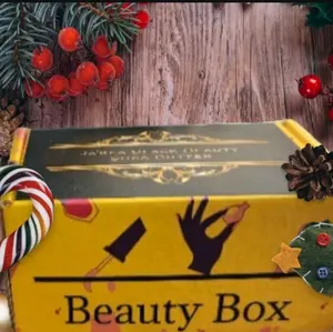 ON-THE-GO BEAUTY BOX