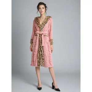 Women'sPlushLongRobe,SoftWarmHoodedBathrobe,Loose-FitWinterKintFabric,IdealforBathtub&SpaShowerRoom
