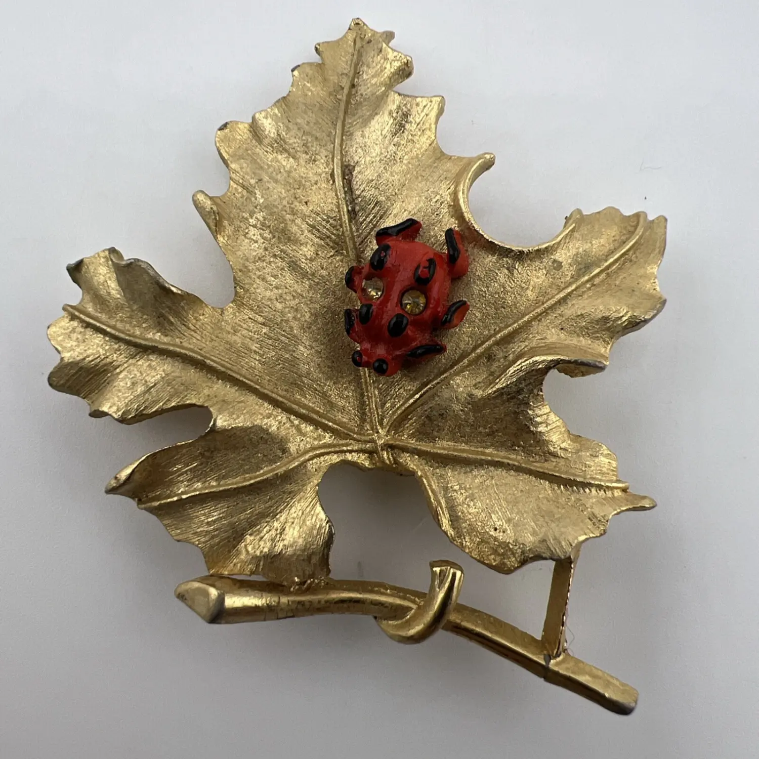 Vintage Signed Sarah Coventry 1966 “Bit O’ Fantasy” Ladybug on a Leaf Brooch