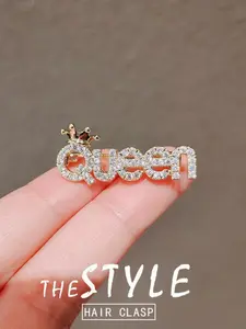 Elegant Letter Design Pin Brooch, Alloy Brooch Pin, Exquisite Brooch, Luxurious Unique Accessory, High-End Women's Chest Flower Clip, Perfect for Spring Summer Short Sleeves