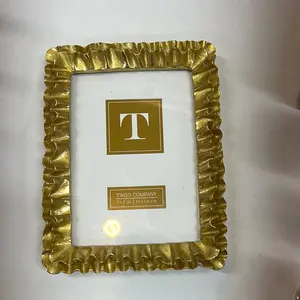 0510213 S/2 Gold Ruffles Frame LARGE