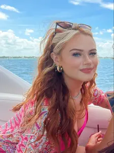 Skunk Stripe Synthetic Lace Front Wig for Women 28 Inch Long Straight Glueless Frontal Wig for Daily Makeup & Parties, Pre Plucked Heat Fiber Hair