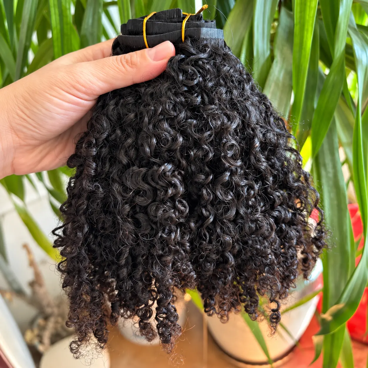 Clip in Hair Extensions 100% Human Hair Afro Kinky Curly Seamless PU Clip Ins Hair, 7pcs/Set 120g/Pack ,Natural Soft Afro Style Full Head Hair Replacement for Black Women