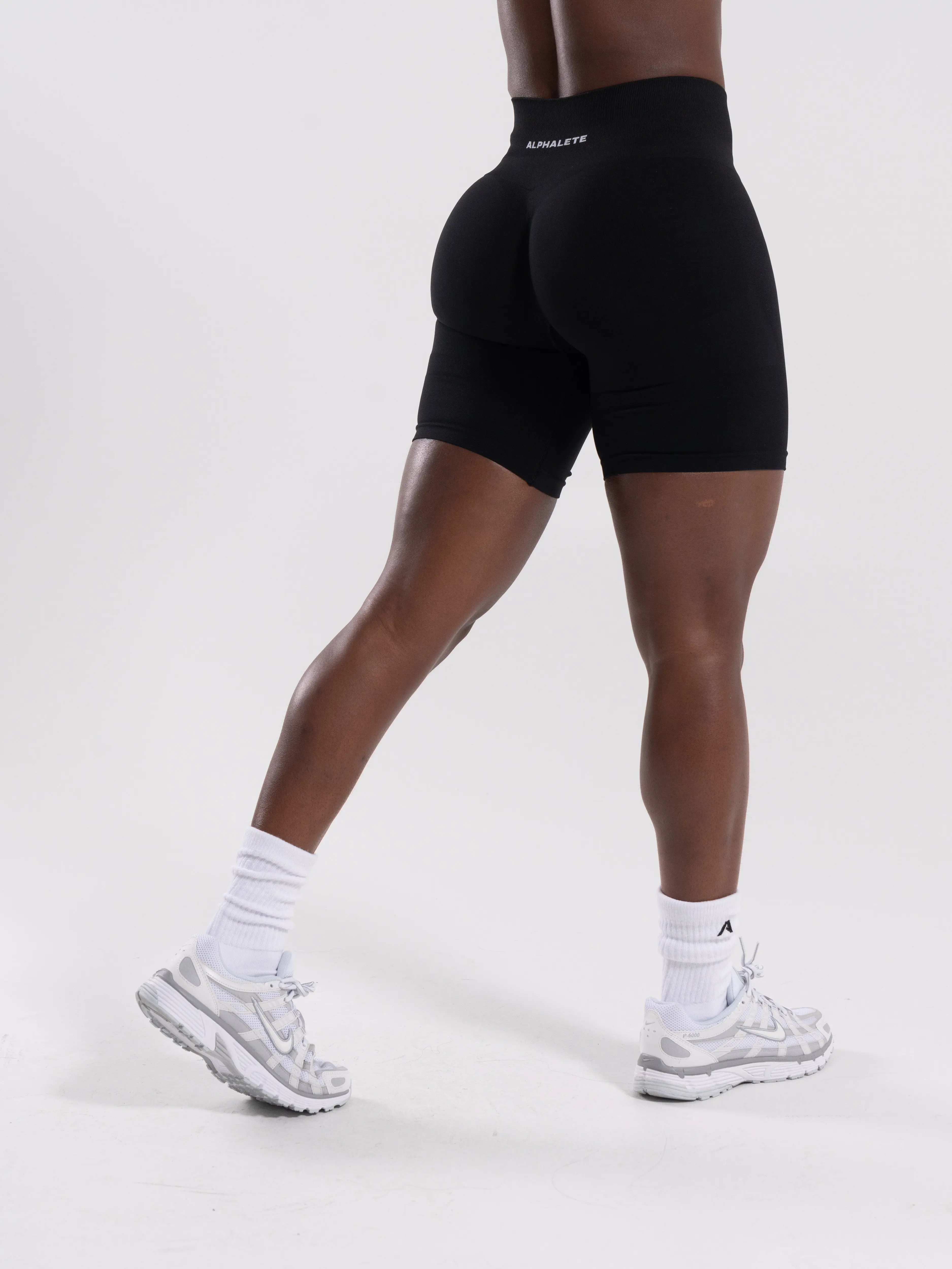 Pump Mid Rise Biker Short - Black
