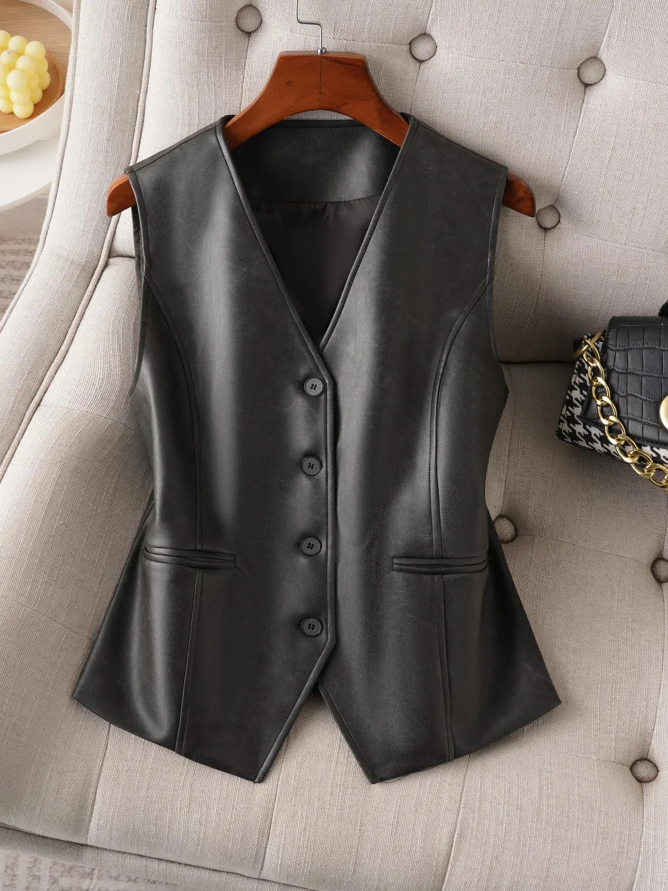 Women's Solid Color Button Front Fitted Pu Leather Sleeveless Vest, Sleeveless Blazer Vest, Fashion Casual V Neck Outerwear Essential Business Attire for Work Office Business, Ladies Spring & Fall Clothes, Womenswear