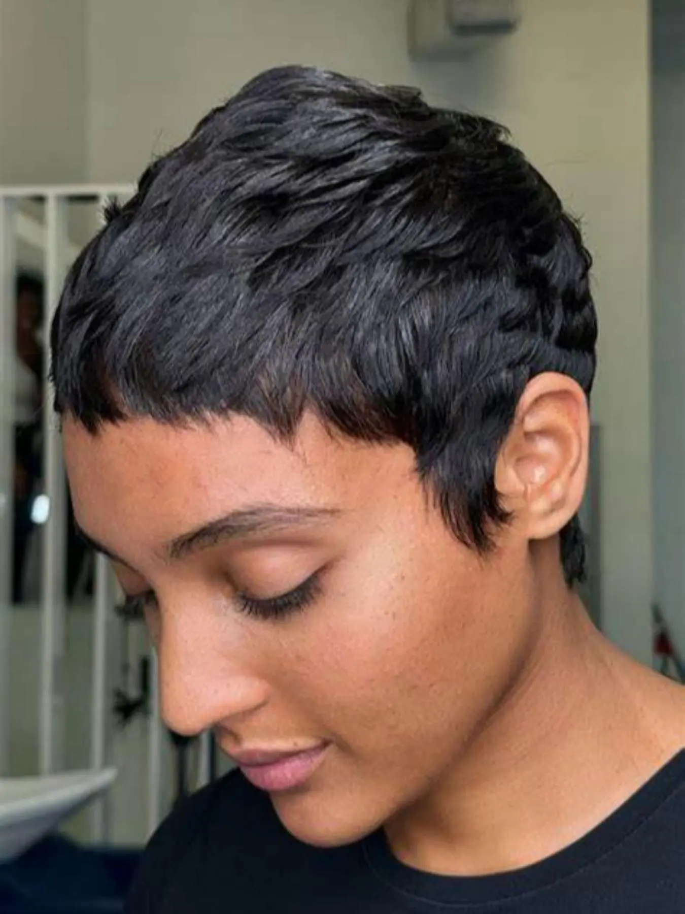 Short Pixie Cut Wig, Pre Cut Wigs, 100% Real Human Hair in, Natural and Voluminous Style for Women, Lightweight and Comfortable Fashion Accessory for Daily Wear
