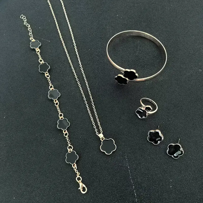 Rose gold and black oil five flower set