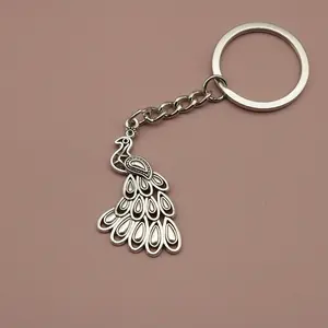 Fashion Alloy Peacock Pendant Keychain Pendant Accessory Temperament Bag Car Key Chain Pendant Birthday Anniversary Small Gift